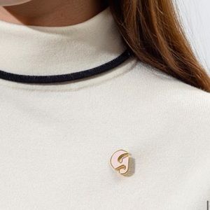 💕 Glossier Logo Pin Merch Pink